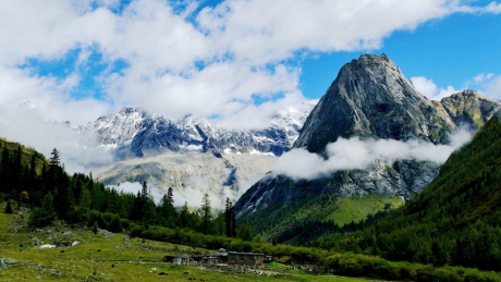 四姑娘山